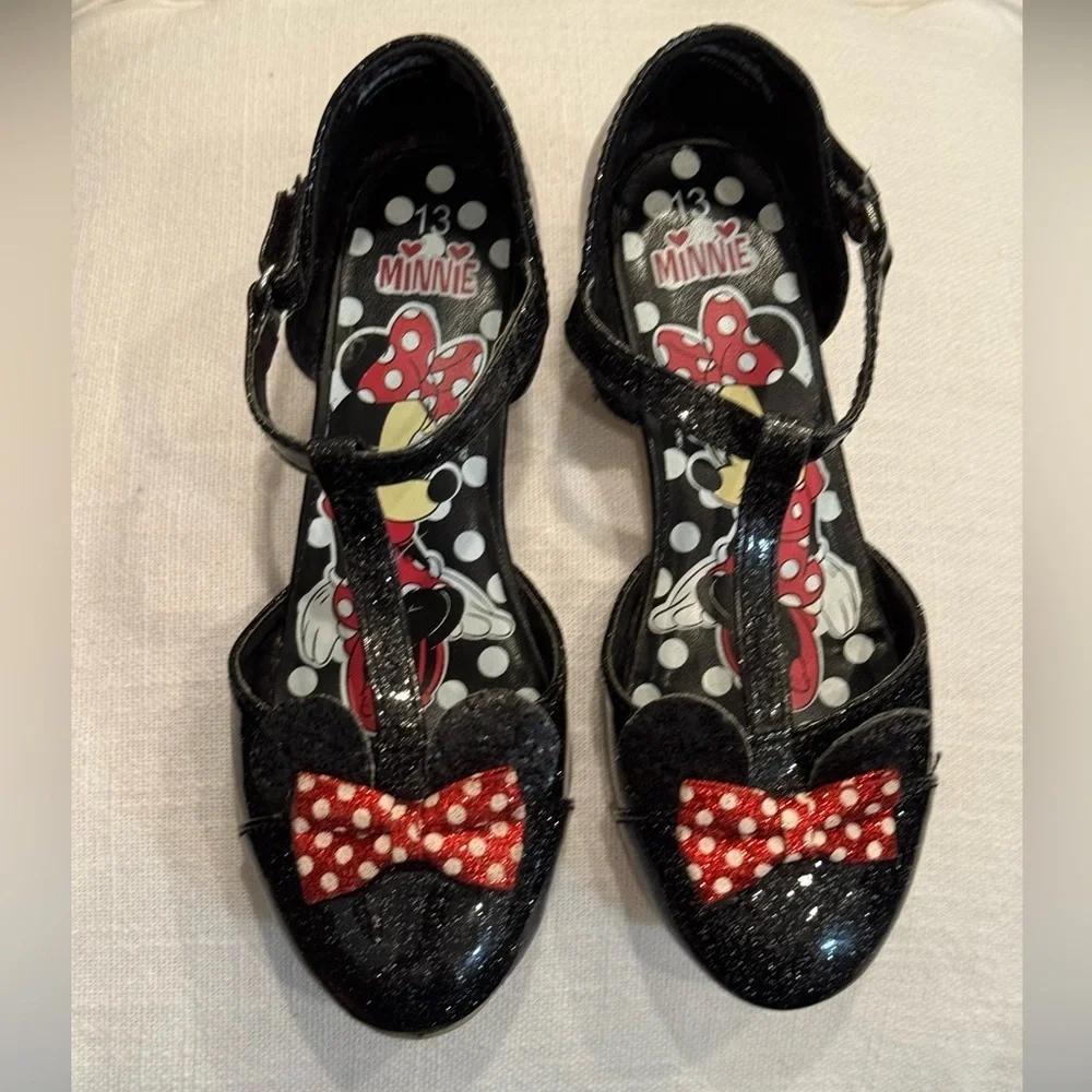 Minnie Mouse Black Glitter dress shoes with Red Polka Dot Bow/girls size 13